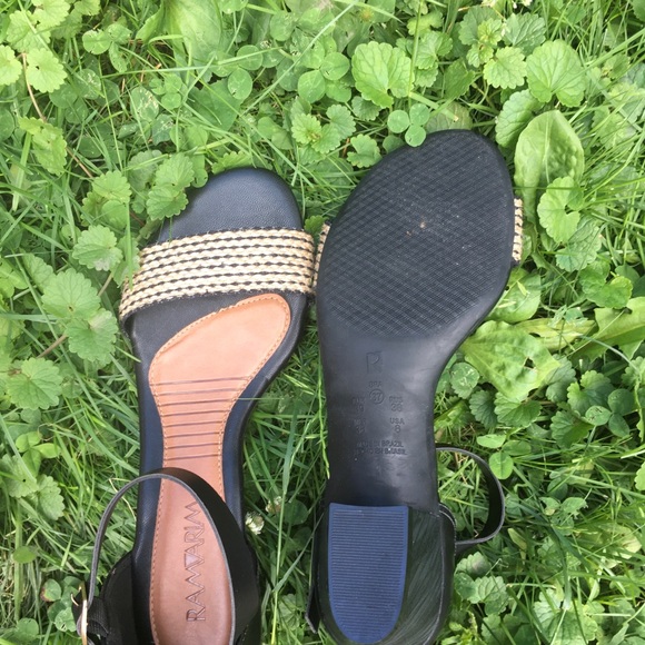 Beautiful sandals! - Picture 3 of 3